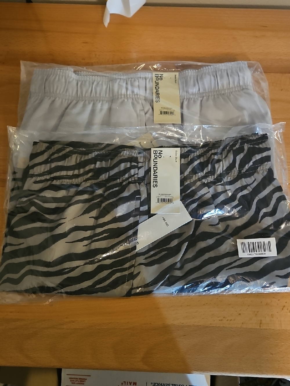 No Boundaries Men  Light Gray and Black Zebra Print And Gray  Shorts - 2 Pack